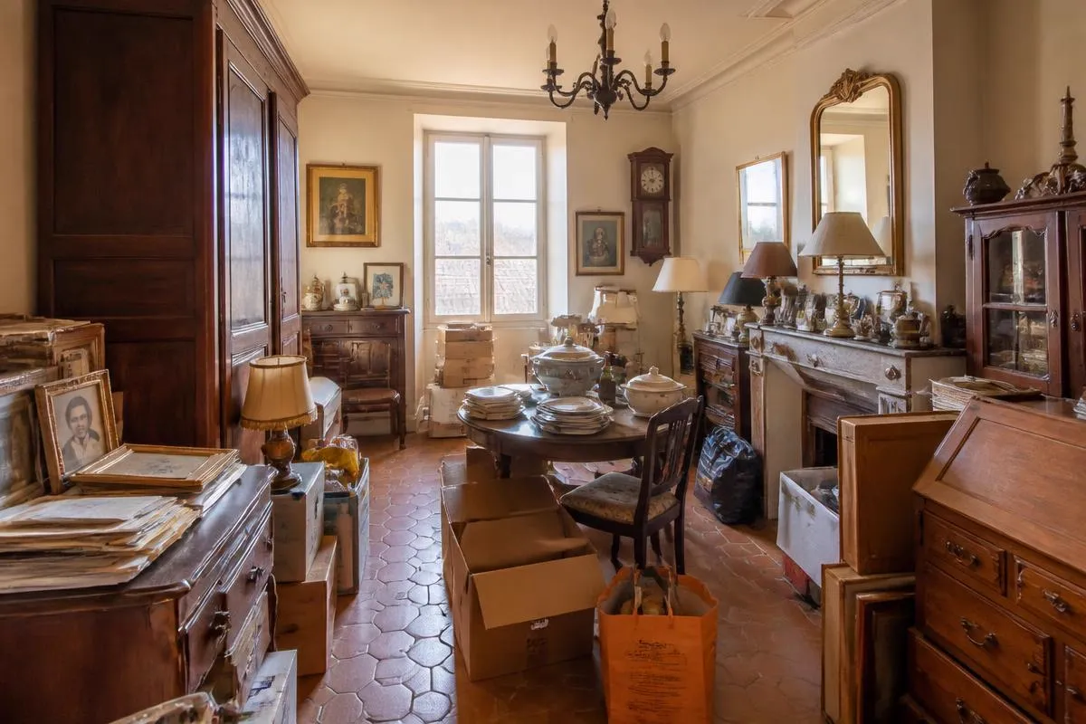 Maison encombrée avant débarras gratuit dans le 06